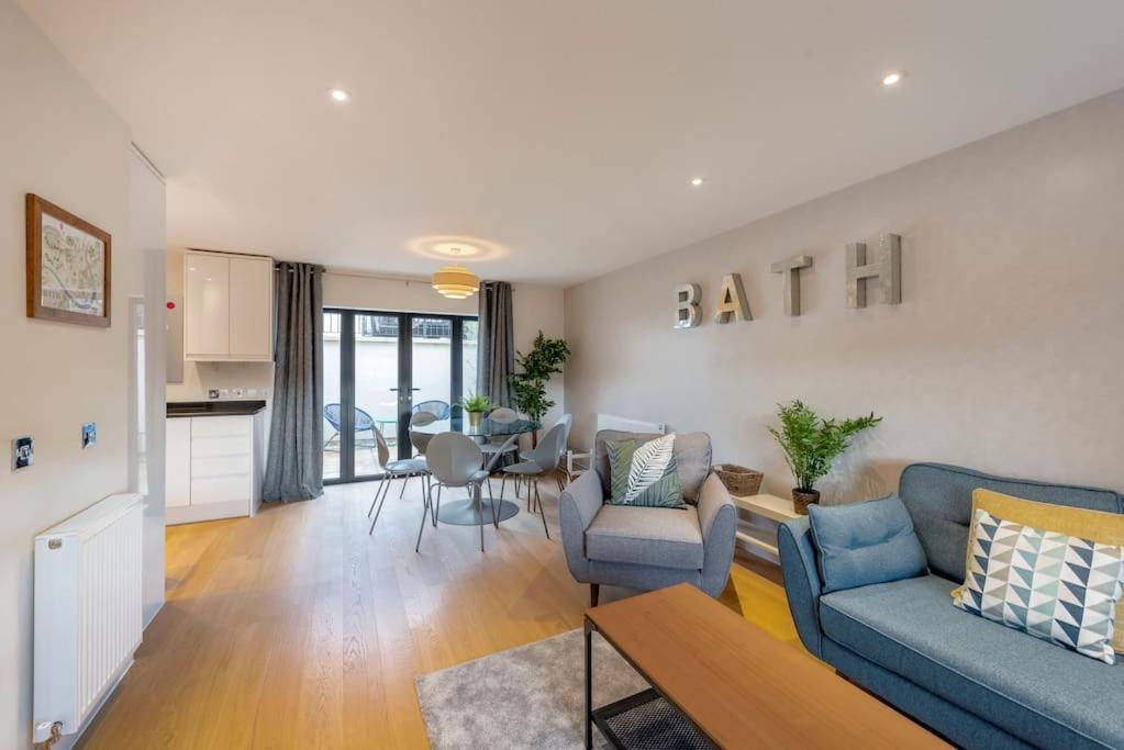 바스 Fantastic 3-Bed House With Parking 빌라 외부 사진