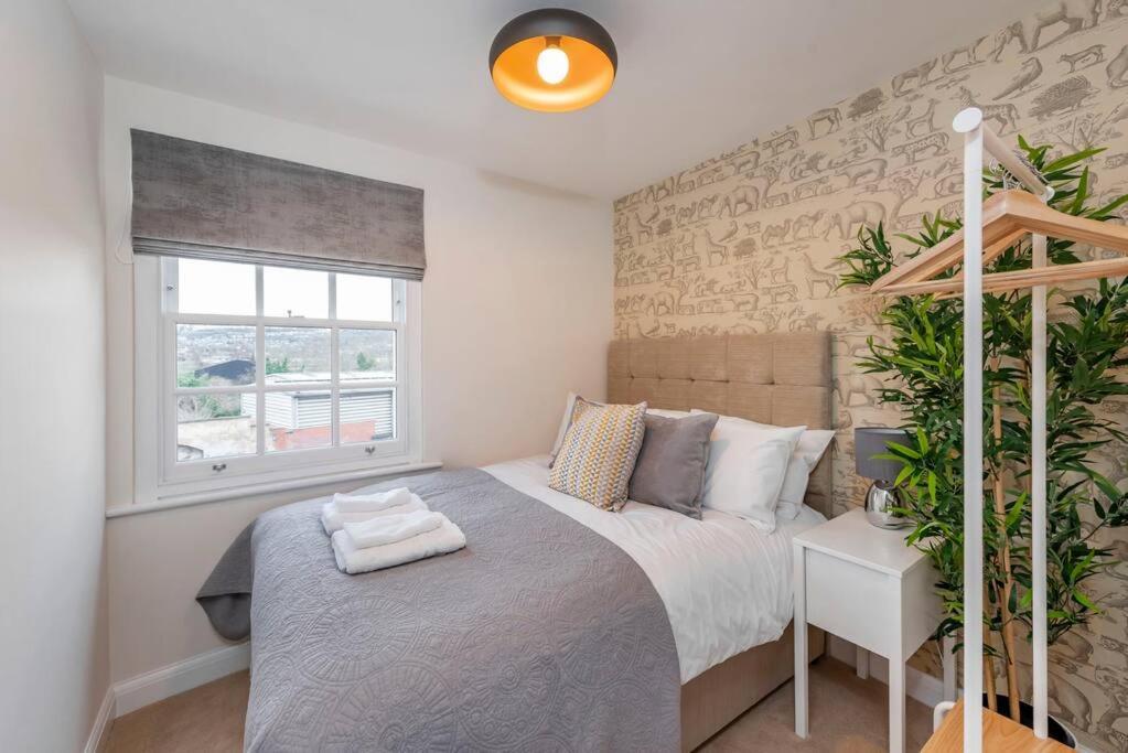 바스 Fantastic 3-Bed House With Parking 빌라 외부 사진