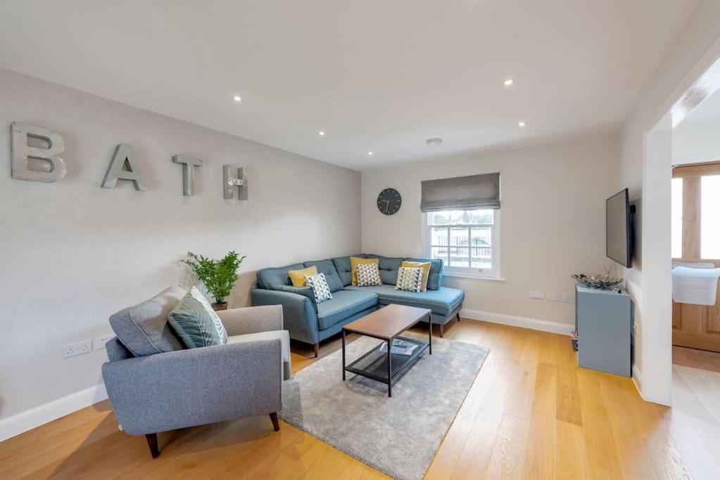 바스 Fantastic 3-Bed House With Parking 빌라 외부 사진