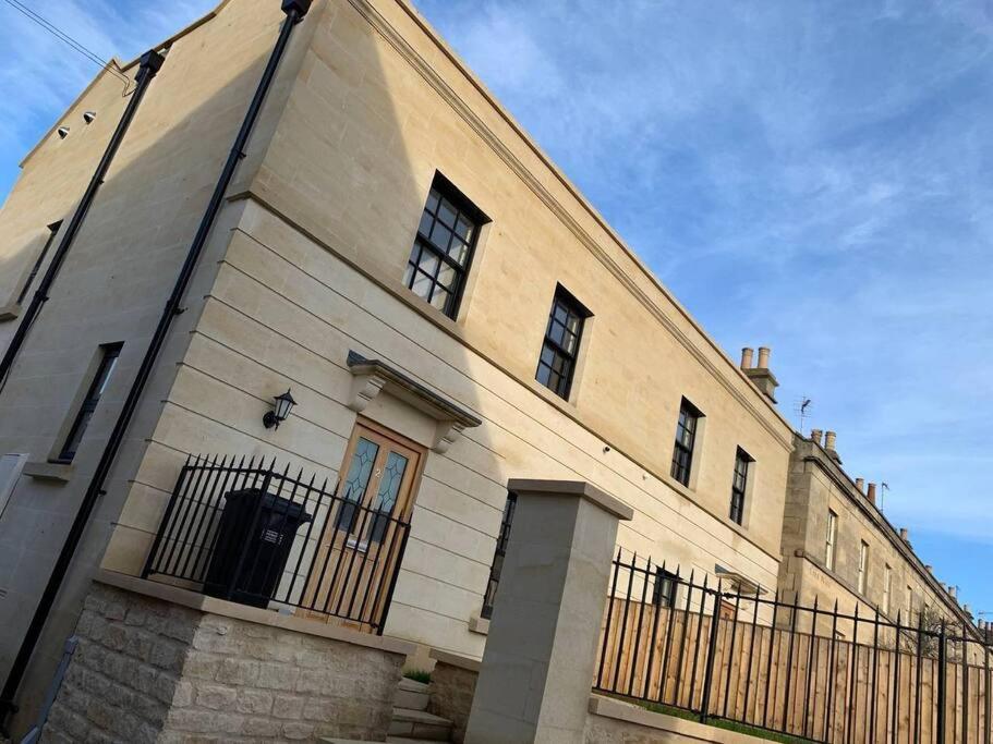 바스 Fantastic 3-Bed House With Parking 빌라 외부 사진
